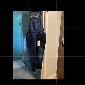 Women’s NWT Levi’s overalls